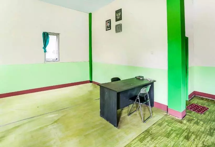 Hotelli Oyo 90825  Lizha 2