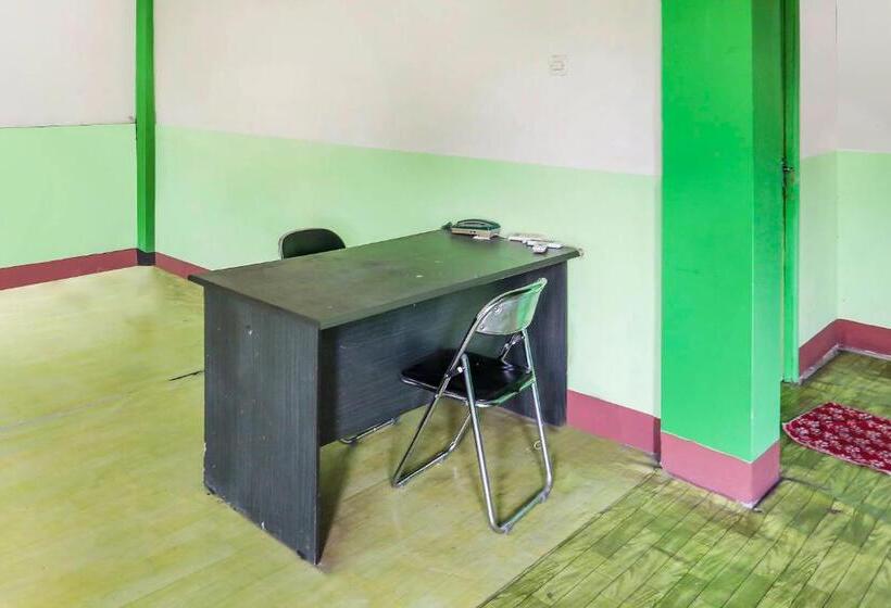 فندق Oyo 90825  Lizha 2