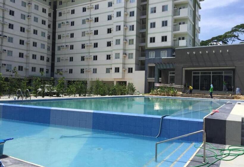 Отель Staycation Condo With Pool Near Sm Tungko, Bulacan
