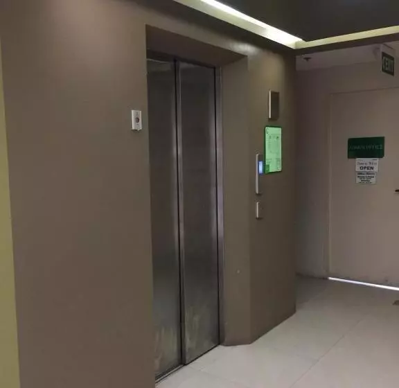 ホテル Staycation Condo With Pool Near Sm Tungko, Bulacan