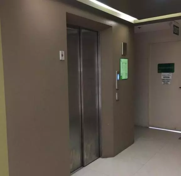 ホテル Staycation Condo With Pool Near Sm Tungko, Bulacan