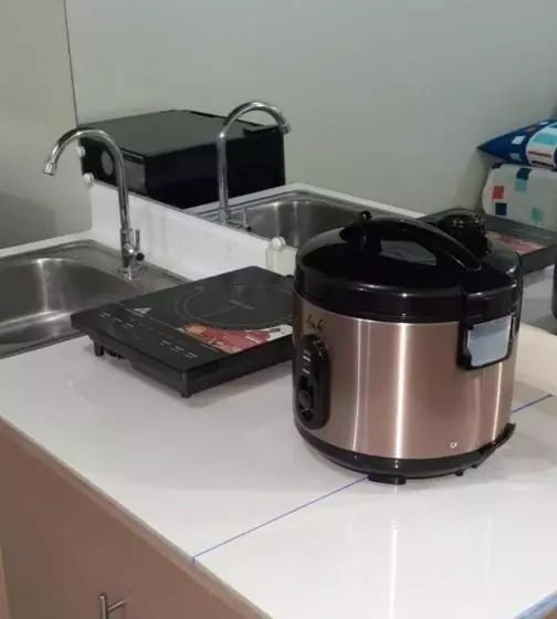 ホテル Staycation Condo With Pool Near Sm Tungko, Bulacan