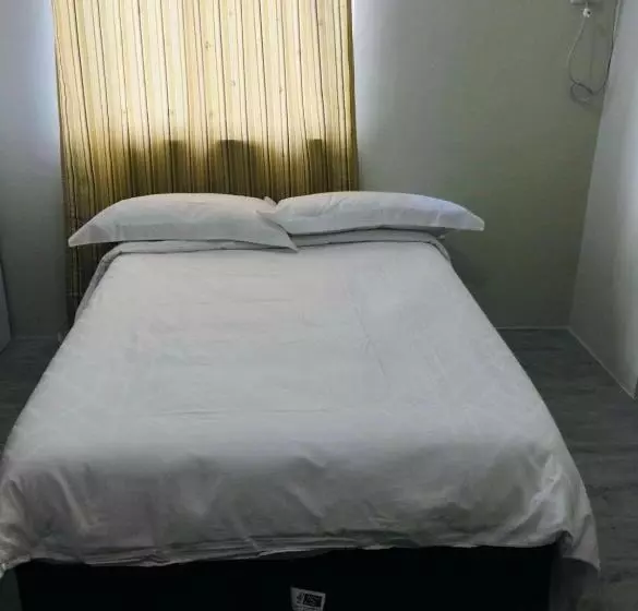 ホテル Staycation Condo With Pool Near Sm Tungko, Bulacan
