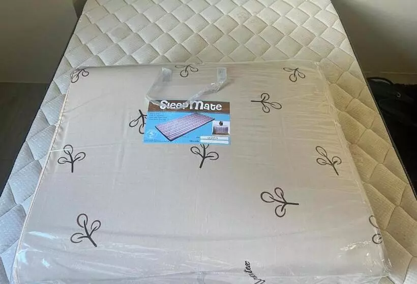 ホテル Staycation Condo With Pool Near Sm Tungko, Bulacan