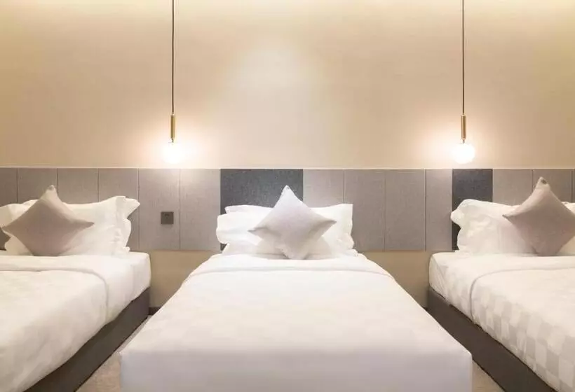 Puzzle Hotel Guangzhou Fenghuang New Village Subway Station