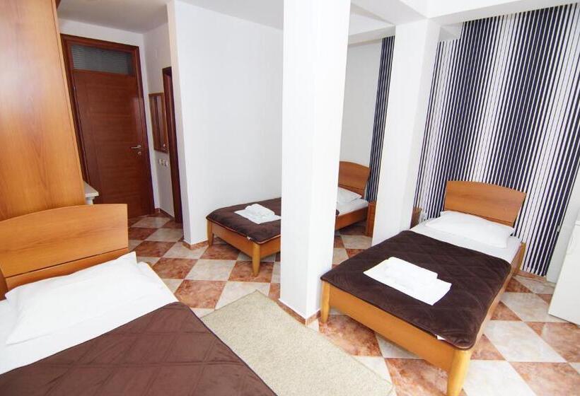 تختخواب و صبحانه Guesthouse Villa Gaga