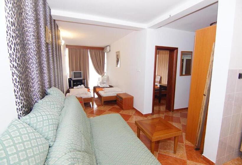 تختخواب و صبحانه Guesthouse Villa Gaga