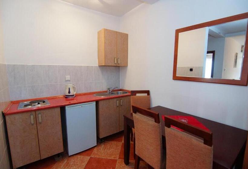 تختخواب و صبحانه Guesthouse Villa Gaga