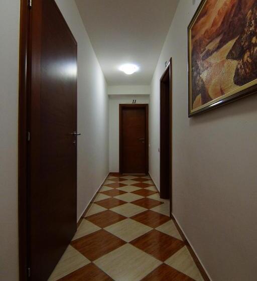 تختخواب و صبحانه Guesthouse Villa Gaga