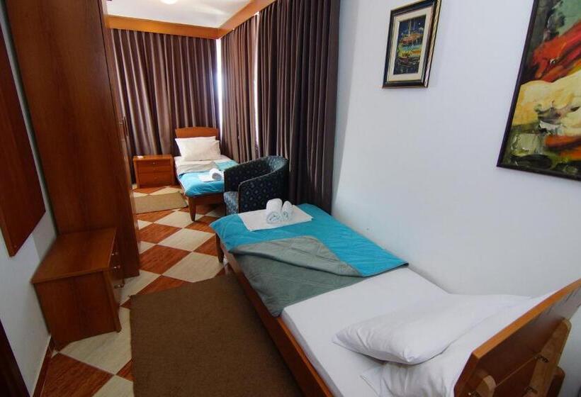 تختخواب و صبحانه Guesthouse Villa Gaga