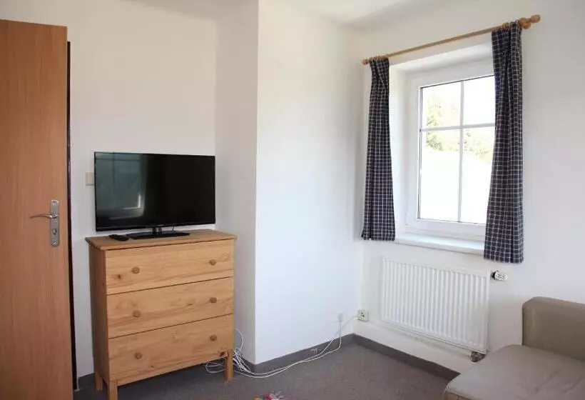 Majatalo Penzion Pod Lesem