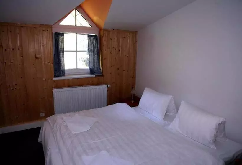 Majatalo Penzion Pod Lesem