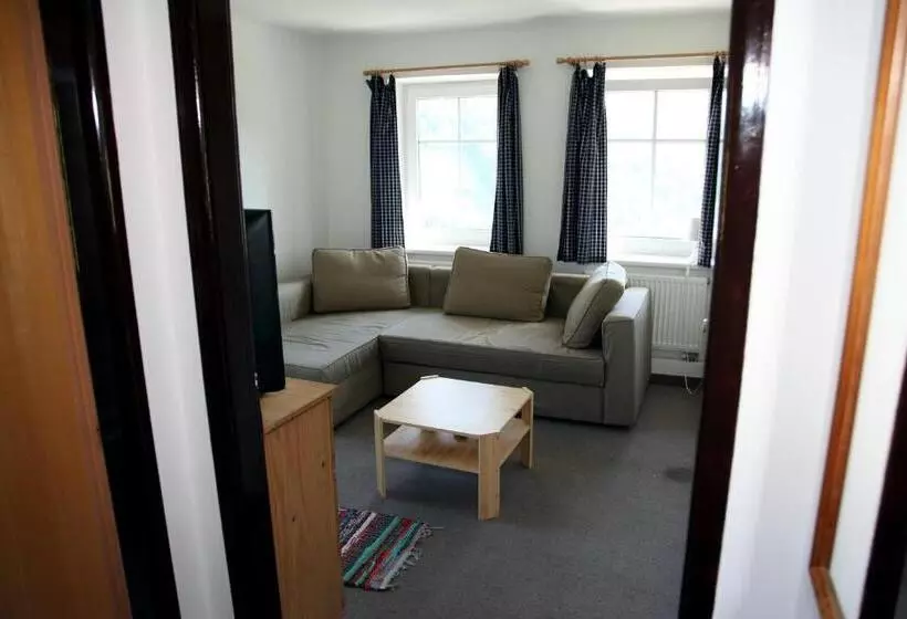 Majatalo Penzion Pod Lesem