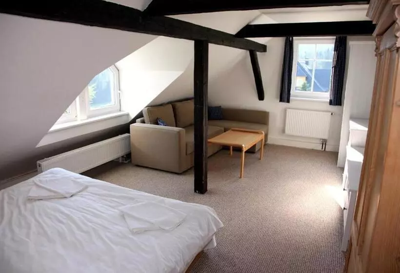 Majatalo Penzion Pod Lesem