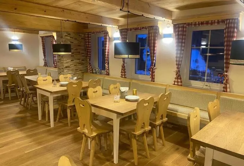 Majatalo Penzion Pod Lesem