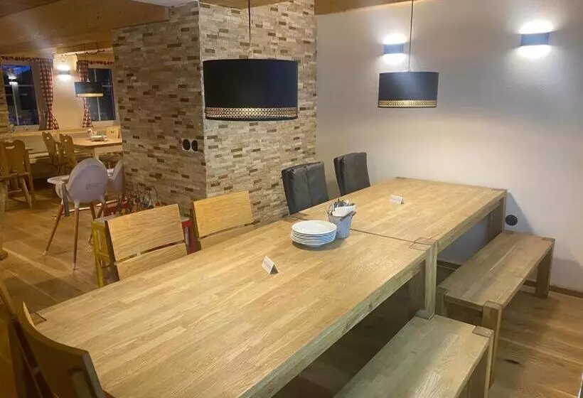 Majatalo Penzion Pod Lesem