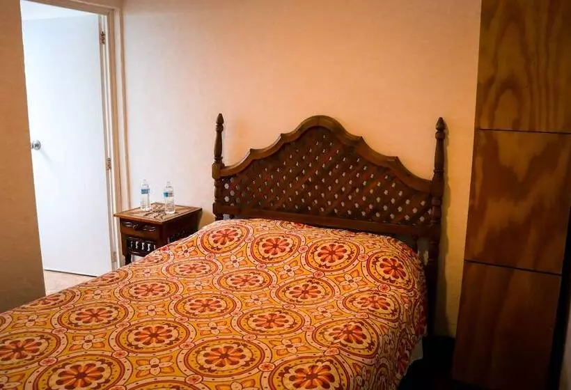 ユースホステル Hostal Cuija Coyoacán