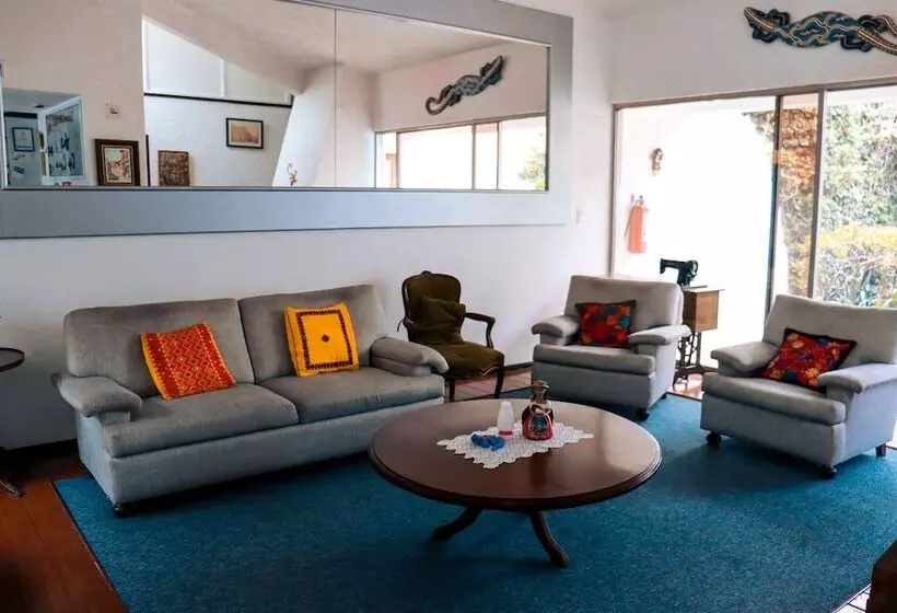 ユースホステル Hostal Cuija Coyoacán