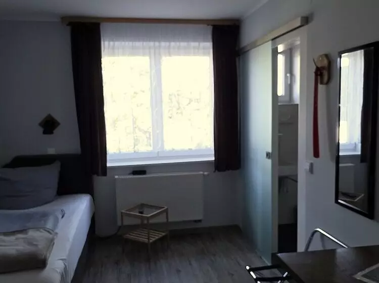 Aamiaismajoitus (B&B) Lieth Hotel Grünreich