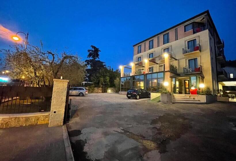 בית מלון כפרי Al Castello