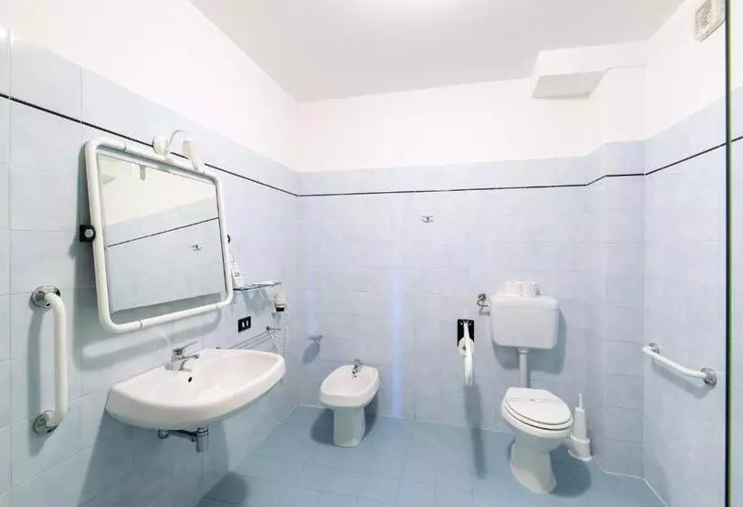 هتل Cala Dei Pini