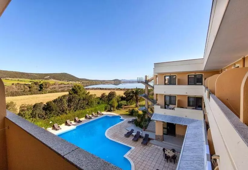 هتل Cala Dei Pini