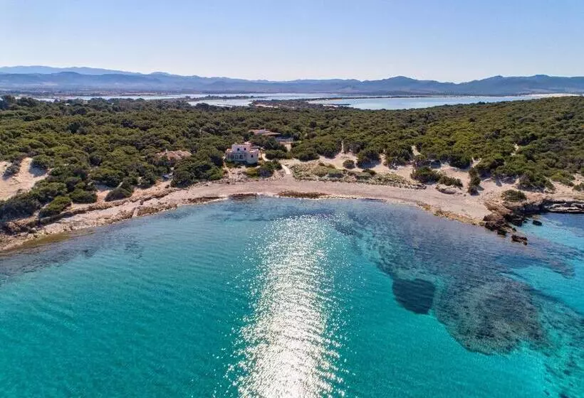 هتل Cala Dei Pini