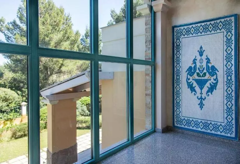 هتل Cala Dei Pini