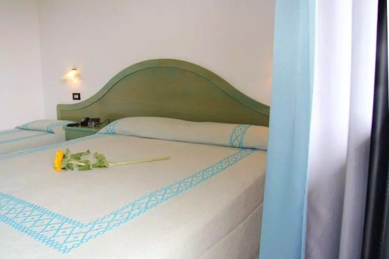 هتل Cala Dei Pini