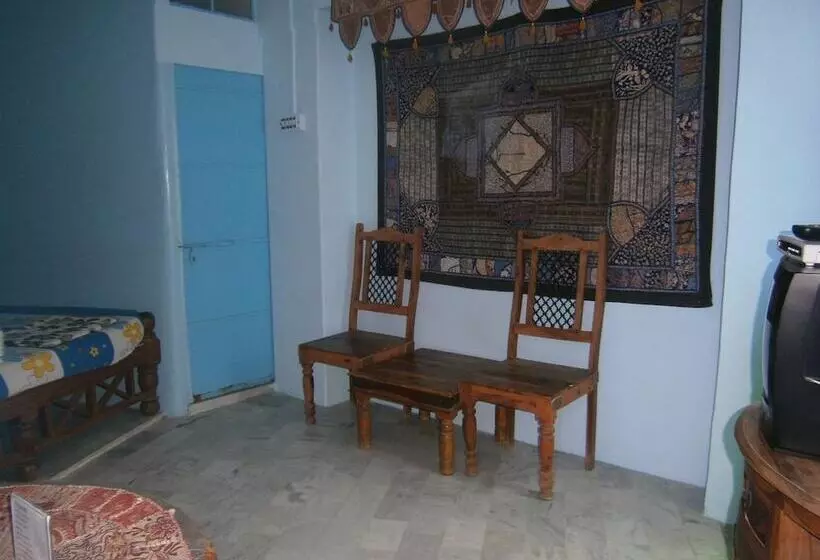 هتل Cosy Guest House
