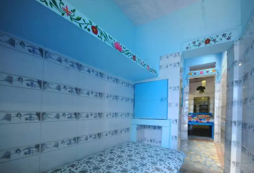 هتل Cosy Guest House