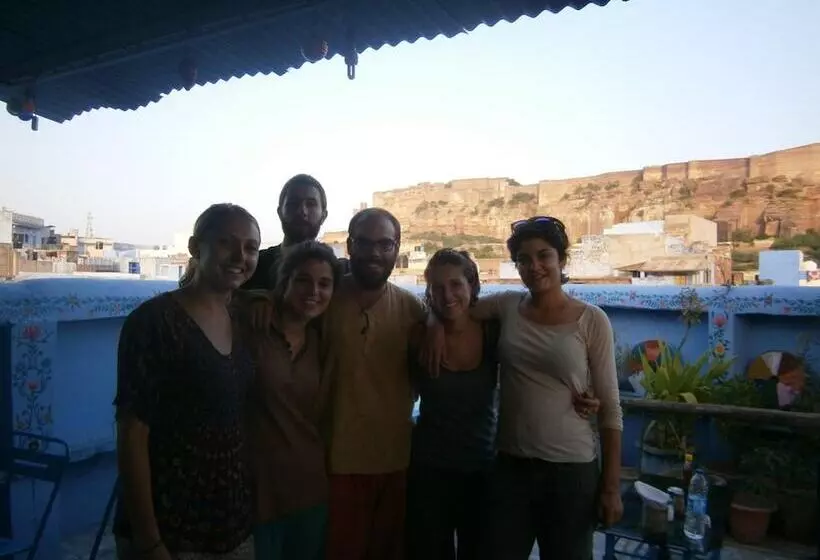 هتل Cosy Guest House