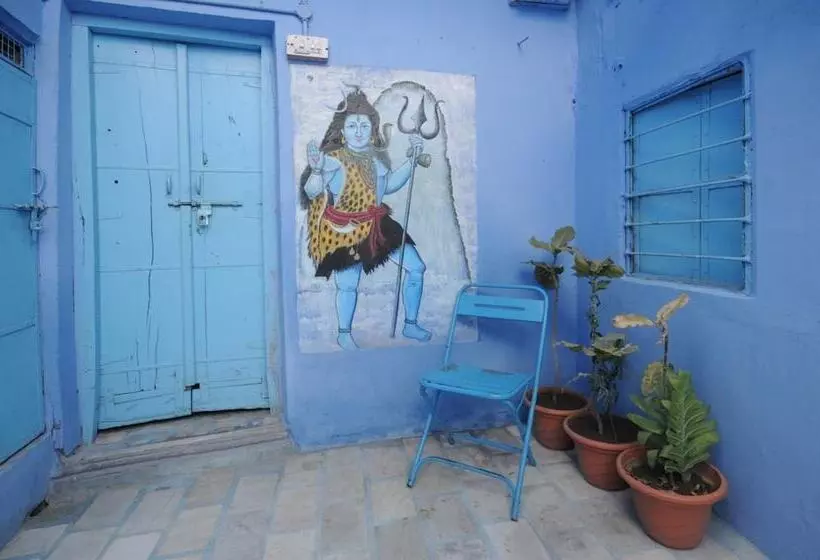 هتل Cosy Guest House