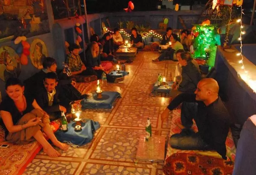 هتل Cosy Guest House