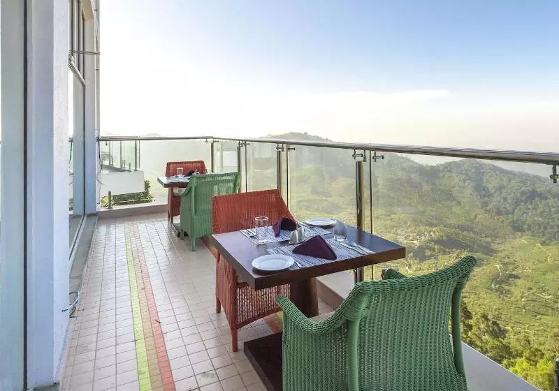 호텔 Fragrant Nature Munnar   A Five Star Classified