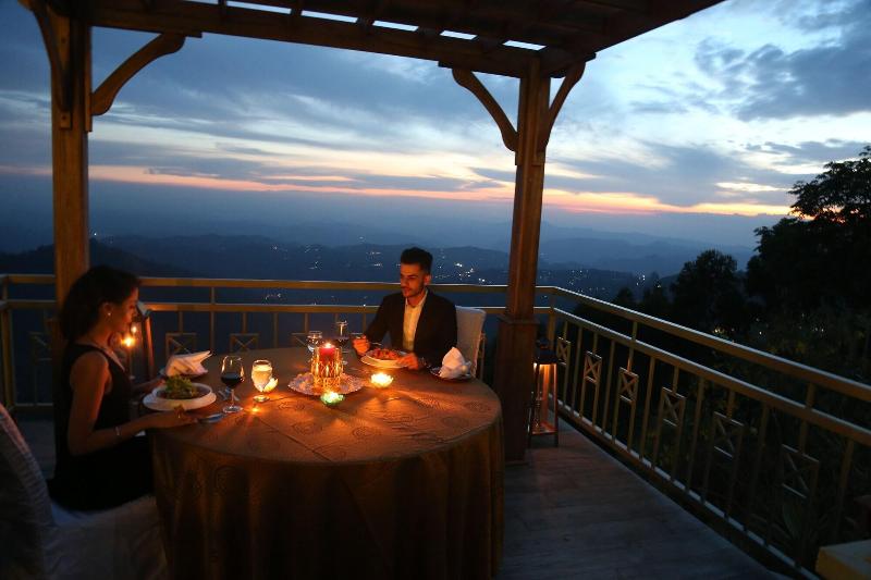 בית מלון כפרי Fragrant Nature Munnar   A Five Star Classified