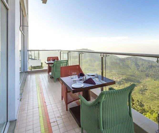 בית מלון כפרי Fragrant Nature Munnar   A Five Star Classified