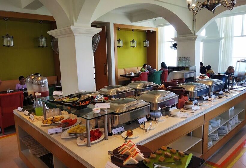 בית מלון כפרי Fragrant Nature Munnar   A Five Star Classified