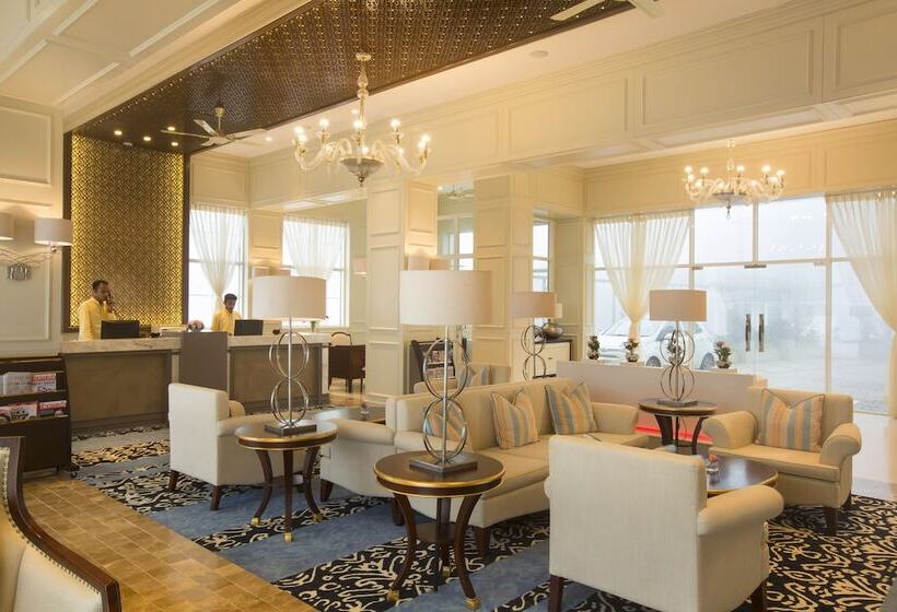 בית מלון כפרי Fragrant Nature Munnar   A Five Star Classified