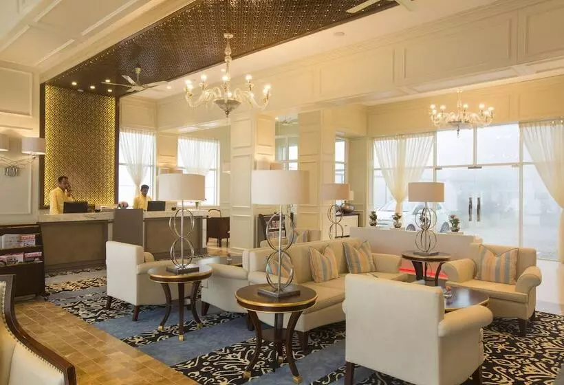 בית מלון כפרי Fragrant Nature Munnar   A Five Star Classified