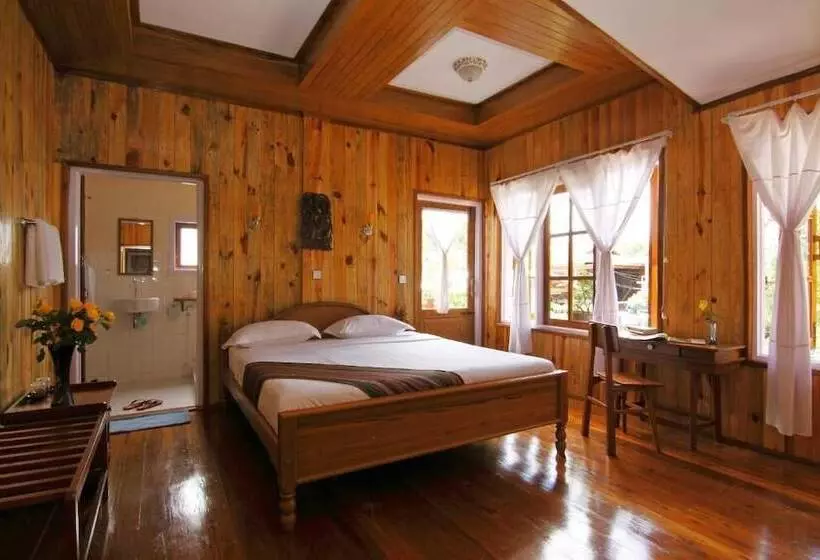 Hotelli Golden Empress