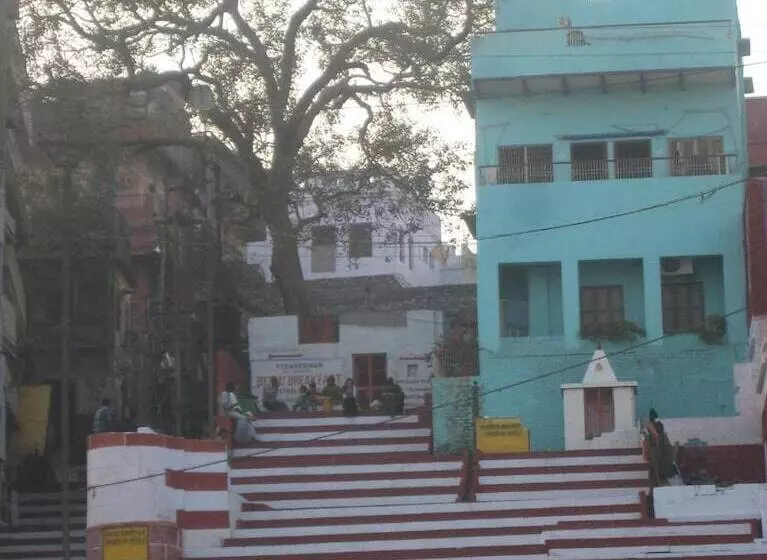 ホテル Kedareswar B&b