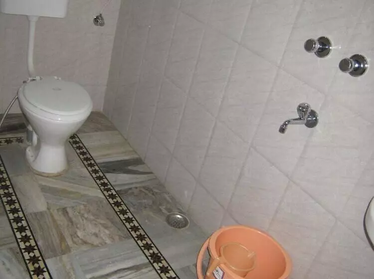 ホテル Kedareswar B&b