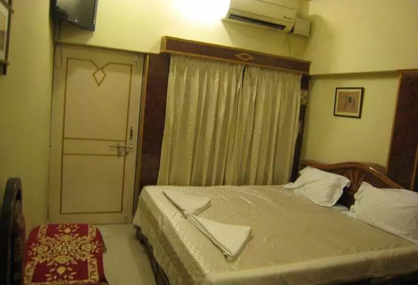 ホテル Kedareswar B&b