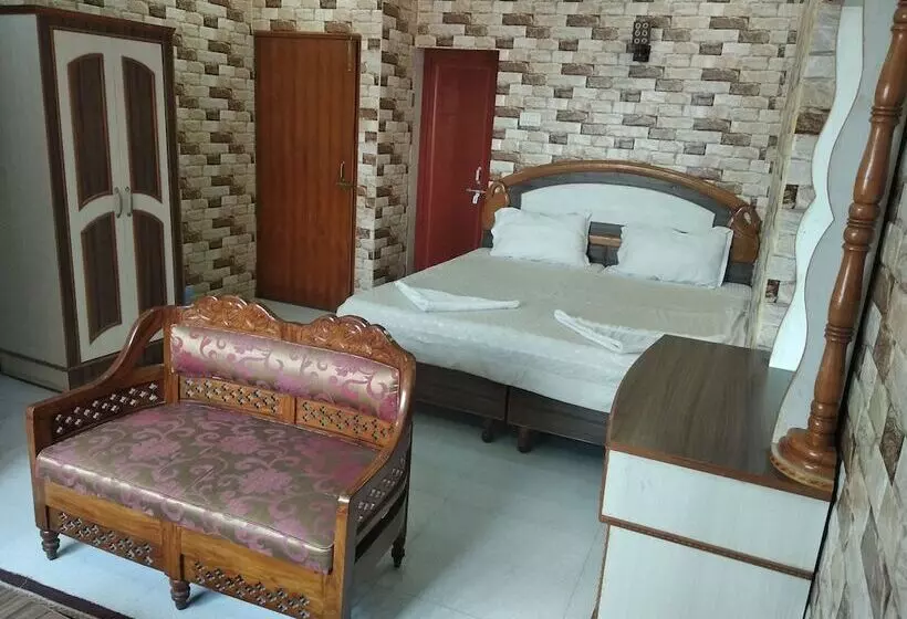 ホテル Kedareswar B&b