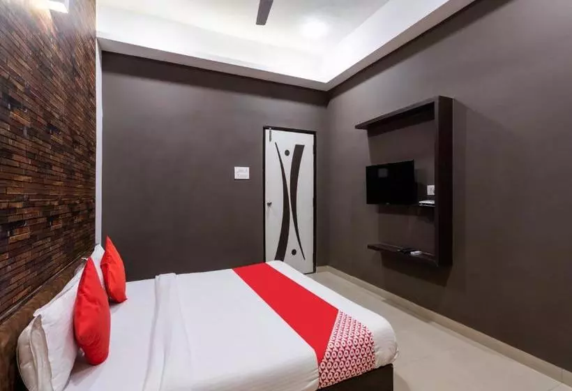 Отель Oyo Premium Jhalawar Road