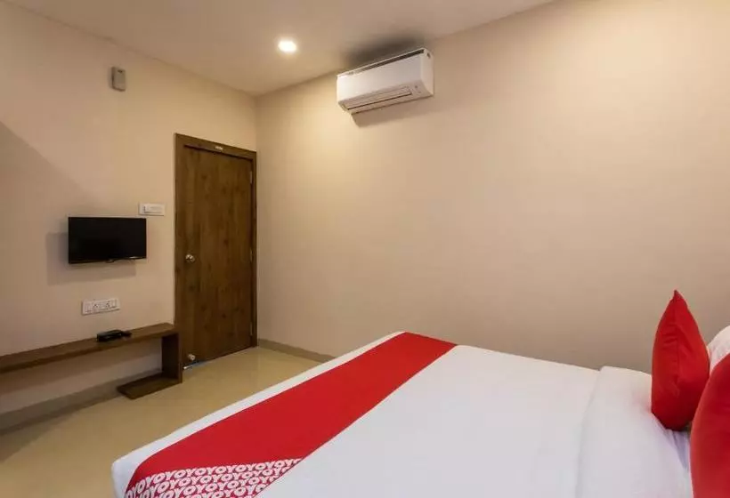 Отель Oyo Premium Jhalawar Road