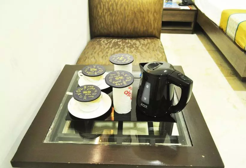 ホテル Oyo Premium Laxmi Nagar