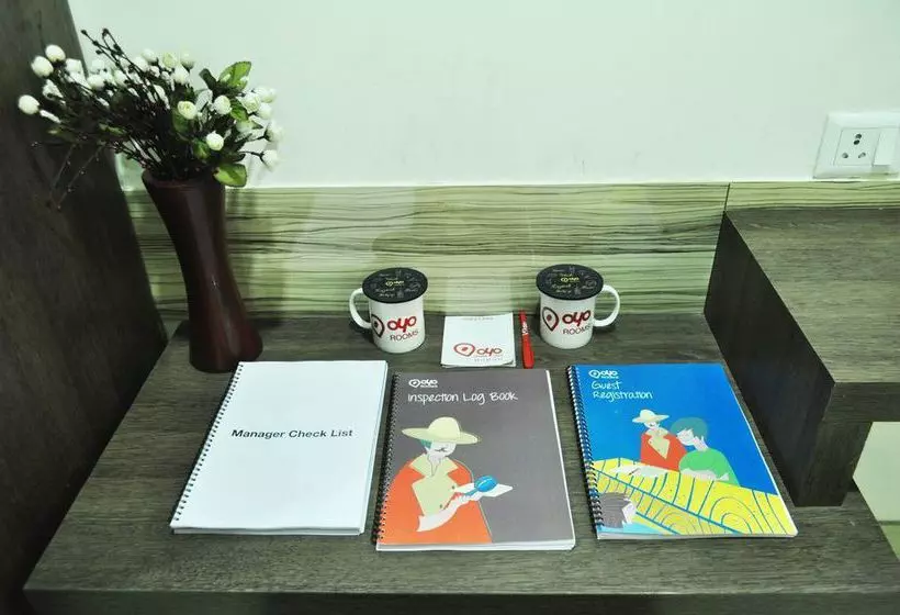 ホテル Oyo Premium Laxmi Nagar