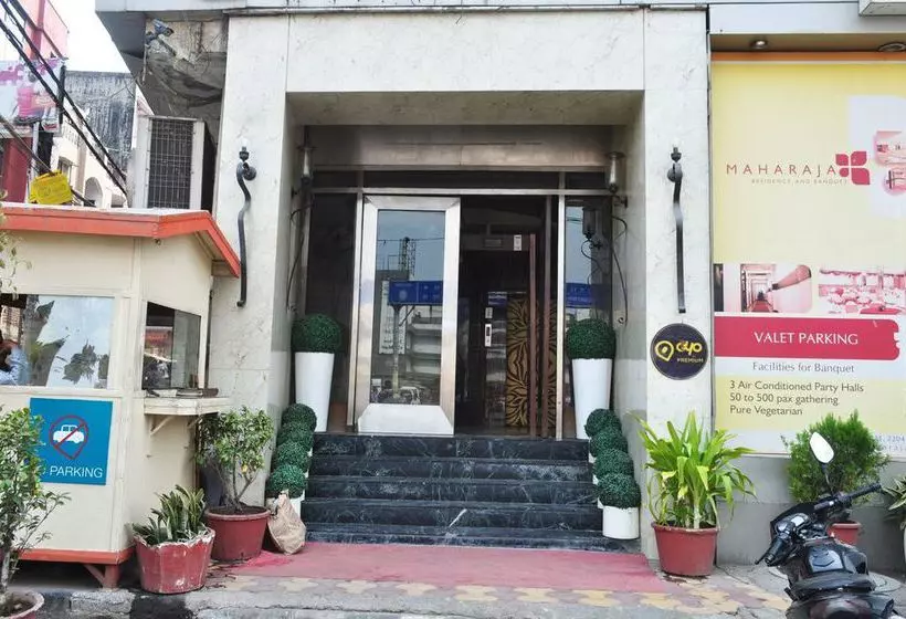 ホテル Oyo Premium Laxmi Nagar
